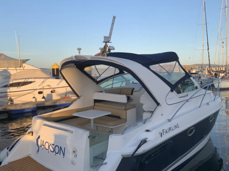 Verhuur Motorboot Fairline met vaarbewijs