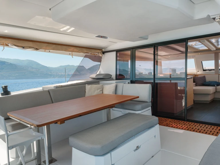 Verhuur Catamaran Fountaine Pajot met vaarbewijs