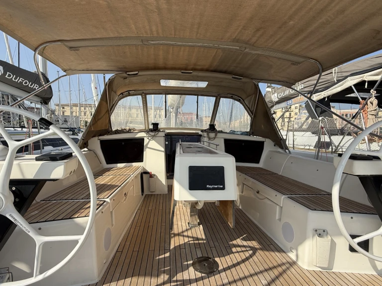 Huur een Dufour Dufour 430 Grand Large in Procida