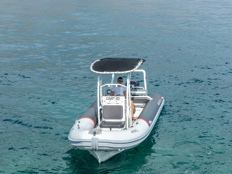 Huur RIB met of zonder schipper Highfield in Split