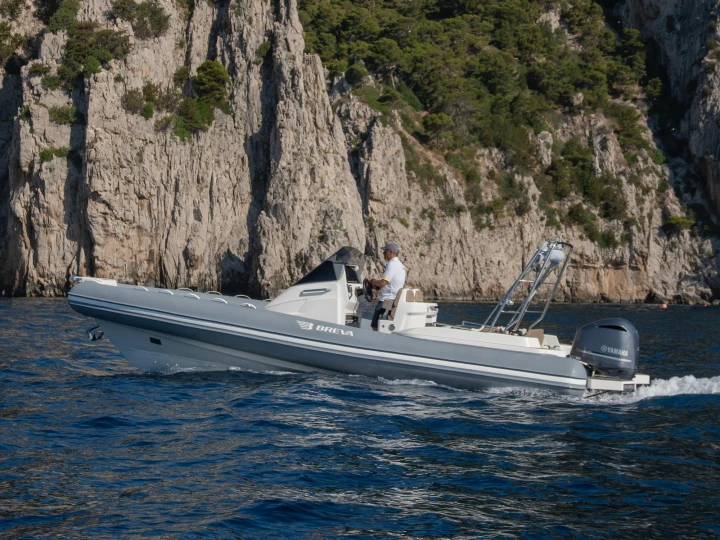 Bootverhuur Sorrento goedkoop BREVA 800