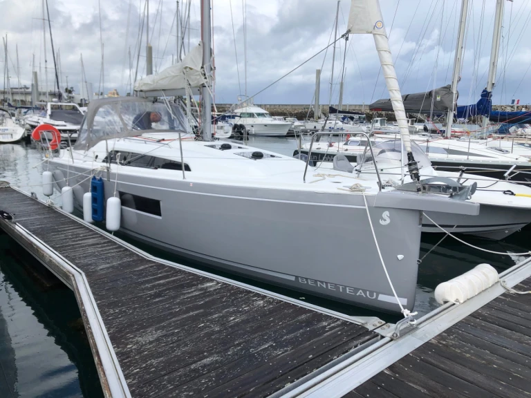 Huur een Bénéteau Oceanis 30.1 in Port de Trébeurden
