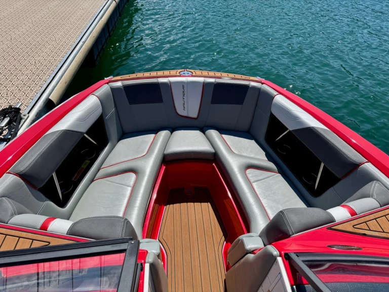 Huur een Nautique Correct Craft g21 in Aix-les-Bains