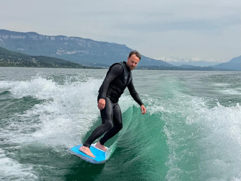 Huur Motorboot met of zonder schipper Nautique Correct Craft in Aix-les-Bains