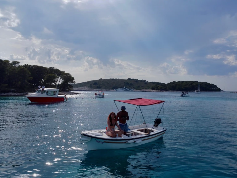 Bootverhuur Jugoplastika Jugoplastika in Hvar via SamBoat