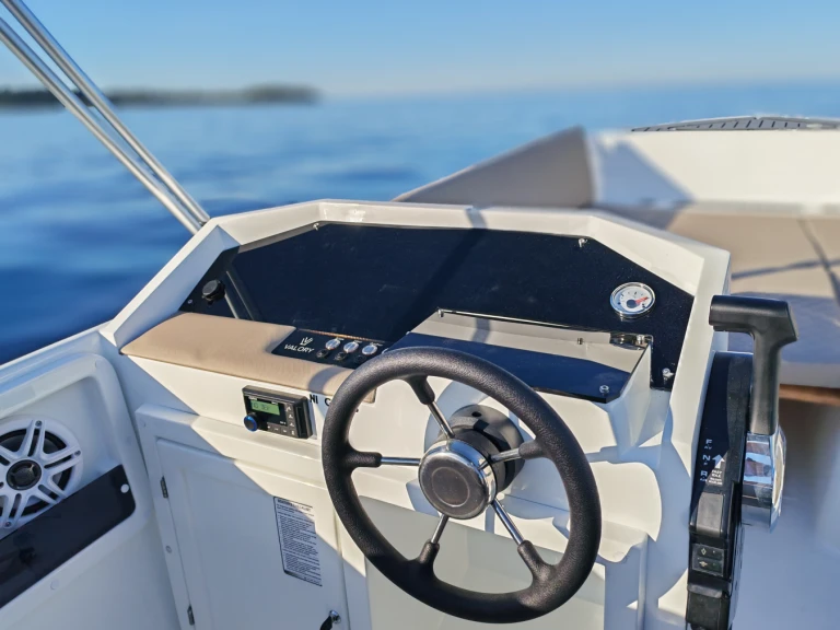 Bootverhuur Valory 525 in Port de Cannes Marina via SamBoat