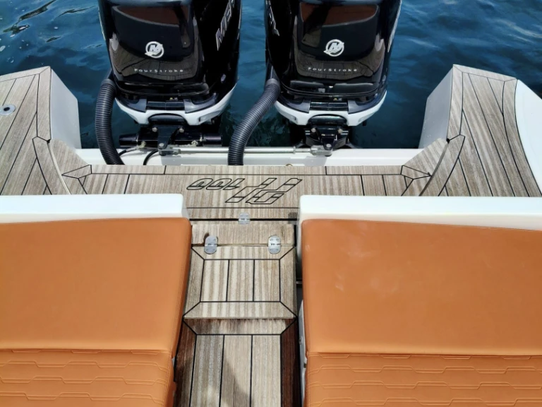Panamera Yacht PY 100 T Top te huur van particulier of professional in Napels