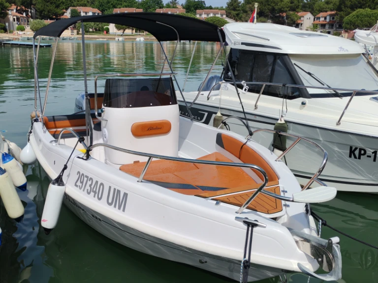 Bootverhuur Bluline Bluline 19 Ft Open in Umag via SamBoat