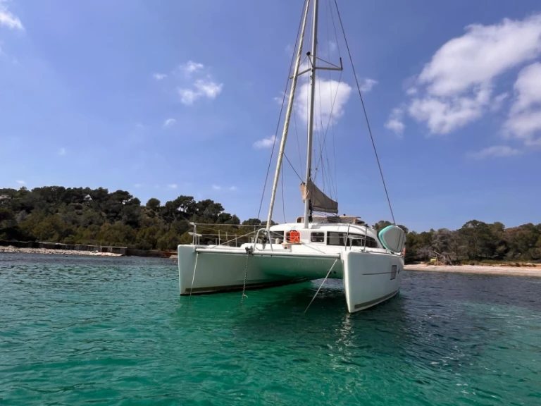Verhuur Catamaran Lagoon met vaarbewijs