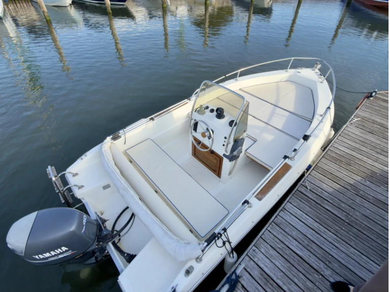 Verhuur Motorboot Capelli met vaarbewijs