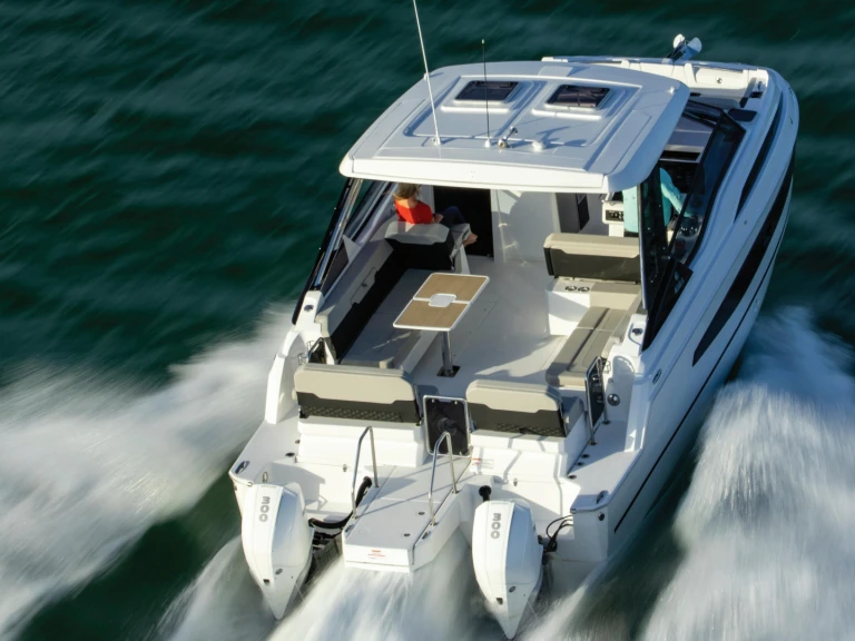 Aquila Aquila 32 Sport te huur van particulier of professional in Le Marin