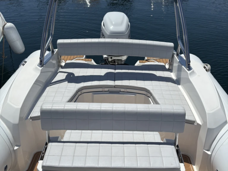 Bootverhuur Les Issambres goedkoop 790 Pro Dynamic