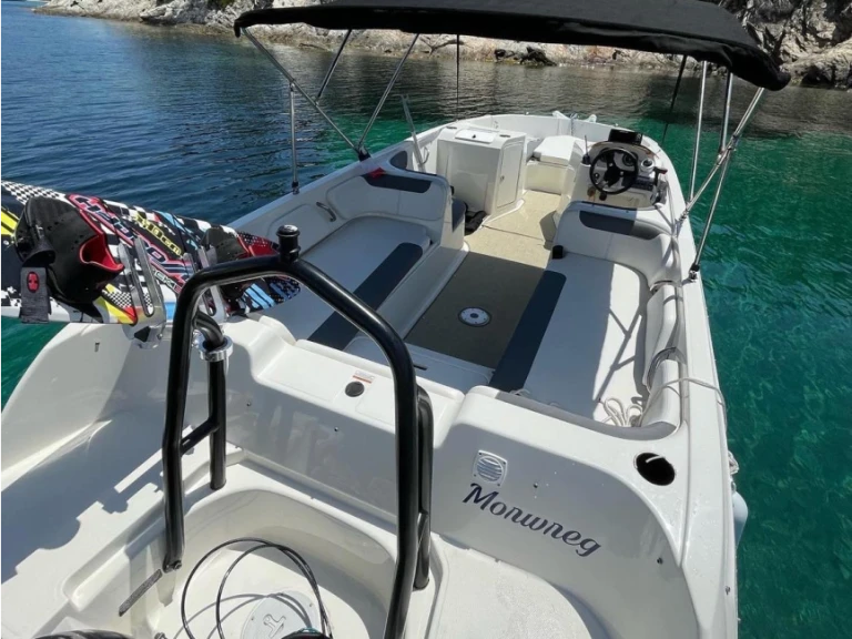 Huur Motorboot met of zonder schipper Bayliner in Hyères