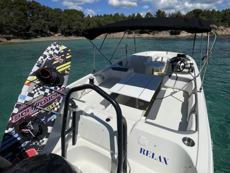 Bayliner Element E7 te huur van particulier of professional in Hyères