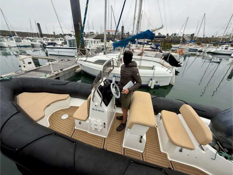 Huur een Bombard Sunrider 650 in L'Île-d'Yeu