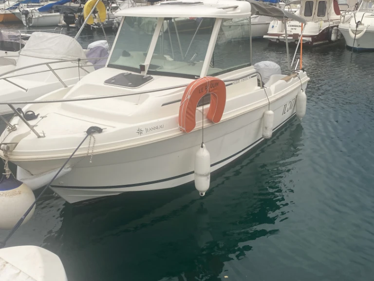 Verhuur Motorboot Jeanneau met vaarbewijs