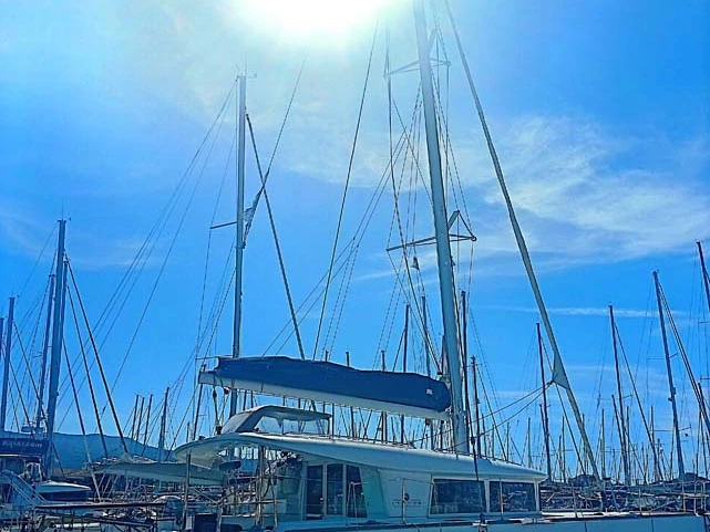 Verhuur Catamaran Lagoon met vaarbewijs