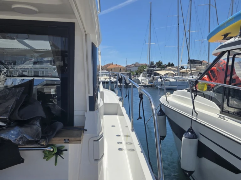 Huur Motorboot met of zonder schipper Sealine in Biograd na Moru