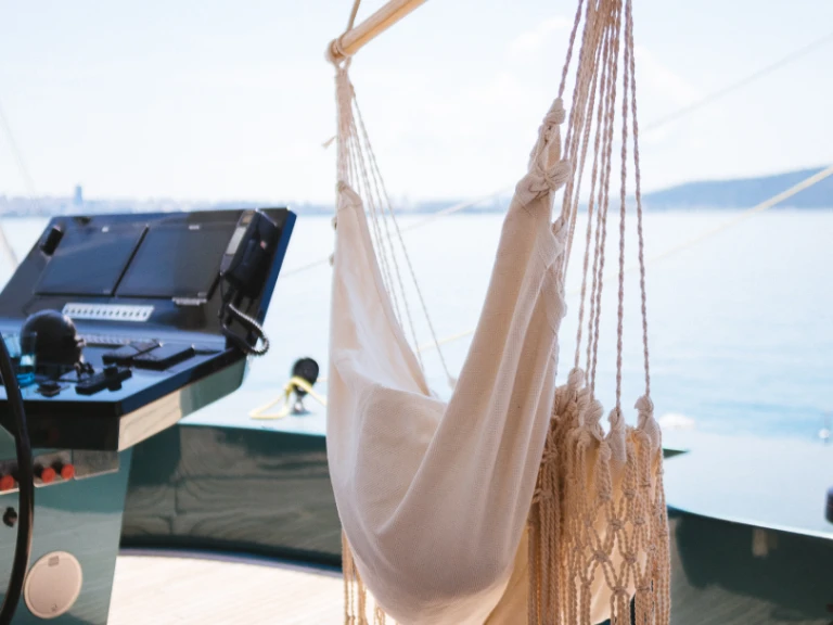 Verhuur Catamaran Sunreef met vaarbewijs