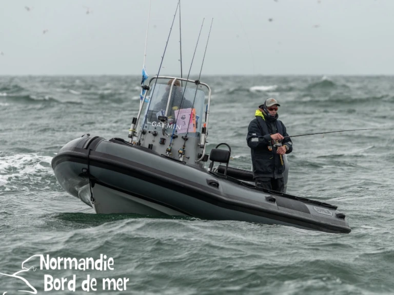 Bootverhuur Zeppelin Zeppelin Command 20 VPRO in Cherbourg-en-Cotentin via SamBoat