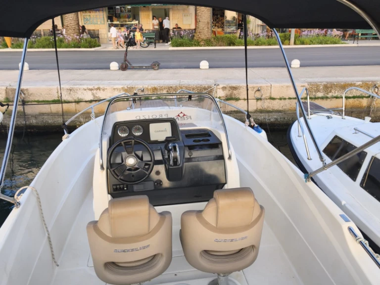 Verhuur Motorboot in Vela Luka - Quicksilver Activ 555 Open