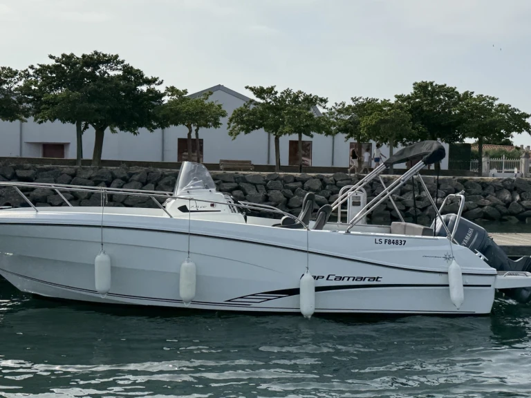 Jeanneau Cap Camarat 7.5 CC Serie 2 te huur van particulier of professional in Saint-Gilles-Croix-de-Vie