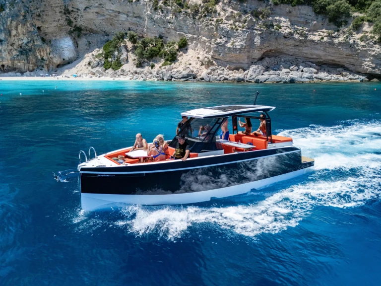 Bootverhuur De Antonio Yacht D29 De Antonio Yacht D29 in Cala Gonone via SamBoat