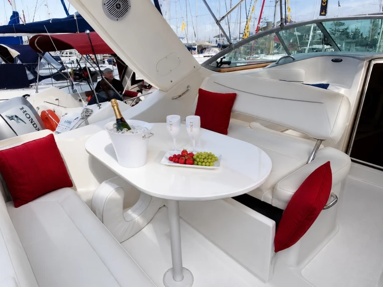 Bootverhuur Bayliner Bayliner 285 Cruiser in Cannes via SamBoat