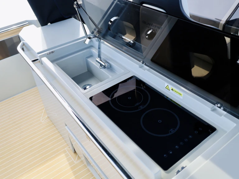 Verhuur Motorboot DE ANTONIO Yachts met vaarbewijs
