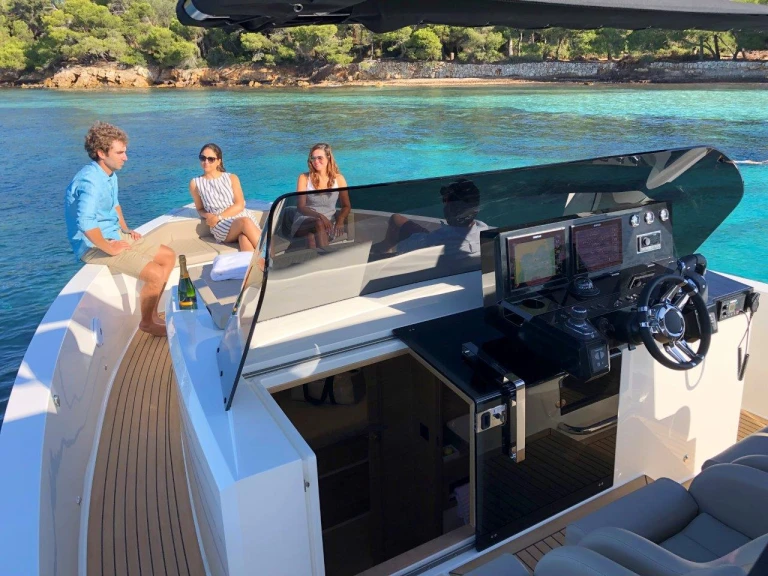 Bootverhuur DE ANTONIO Yachts D42 Open  in Palma de Mallorca via SamBoat