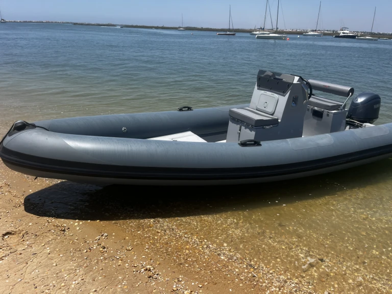 Huur RIB met of zonder schipper 3dtender in Faro