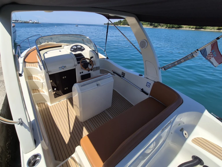 Bootverhuur Poreč goedkoop Flame