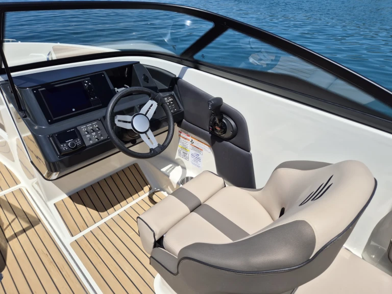 Jachthuur in Poreč - Bayliner VR6 OB via SamBoat