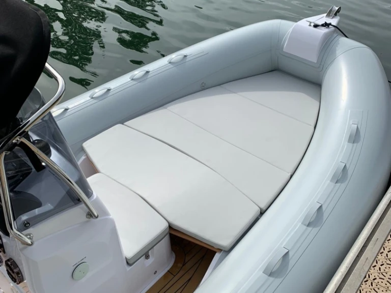 Bootverhuur Capelli Tempest 630 in Le Lavandou via SamBoat