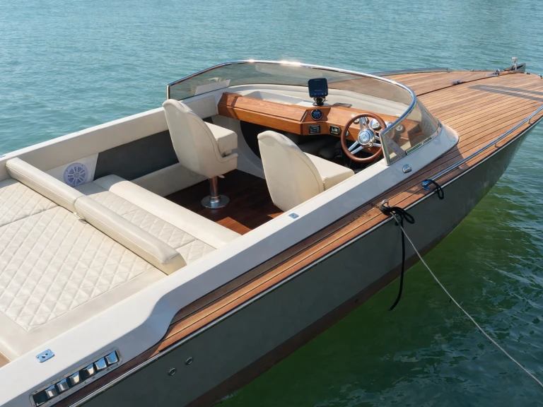 Huur een Ilver JUNIOR 22 in Sirmione