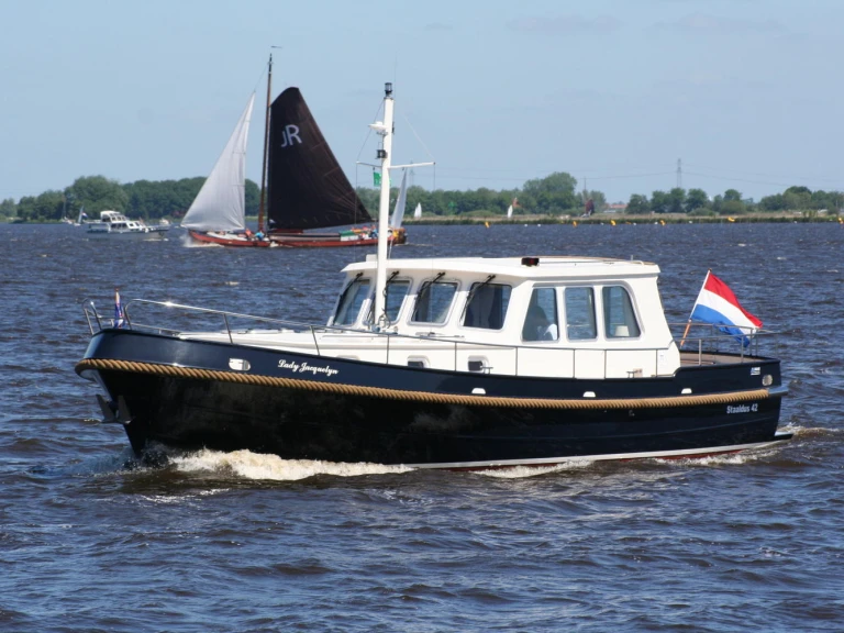 Verhuur Motorboot staaldus met vaarbewijs