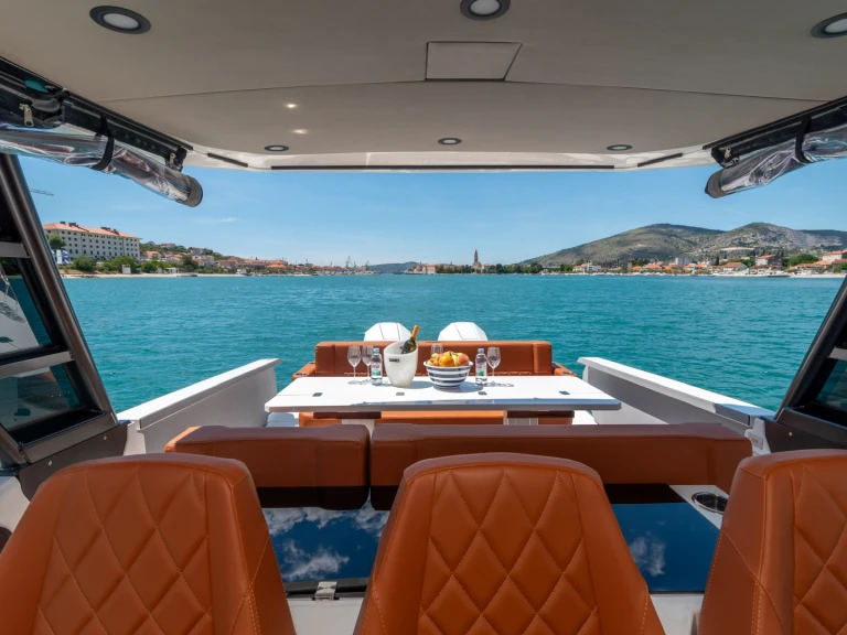 Huur Motorboot met of zonder schipper Saxdor in Split