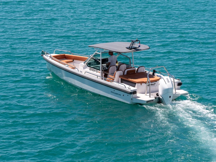 Bootverhuur Split goedkoop Axopar 28 T-Top