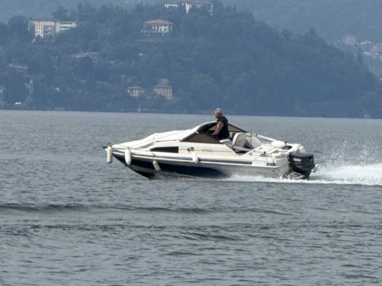 A HELLAS Hermes  te huur van particulier of professional in Stresa