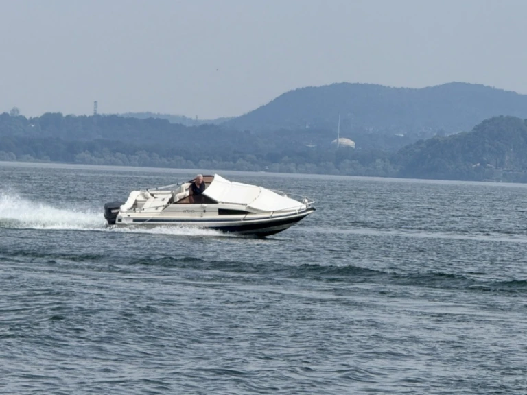 Huur een A HELLAS Hermes  in Stresa