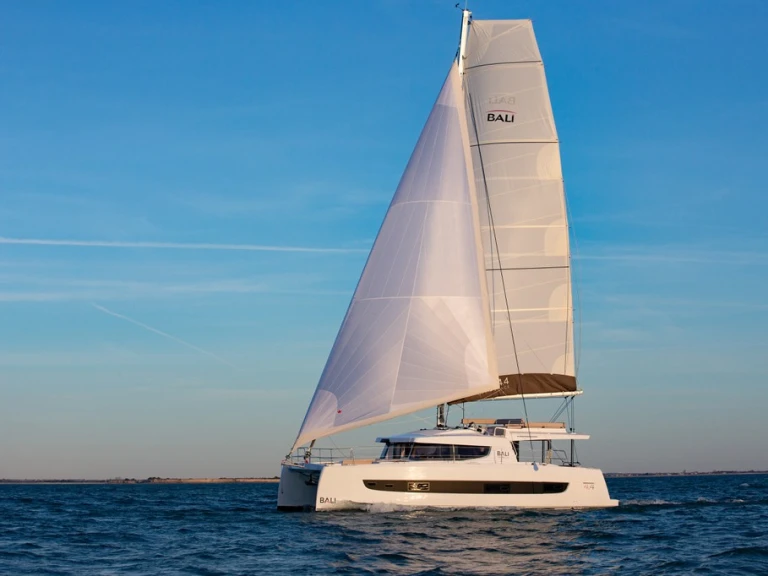 Huur Catamaran met of zonder schipper Bali in Ibiza Town