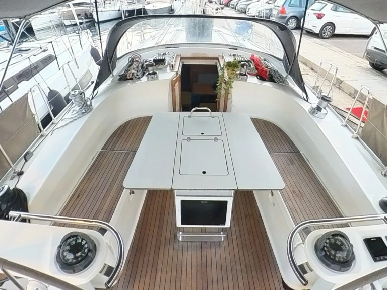 Bootverhuur L'Anse Mitan goedkoop Bavaria 45 Cruiser