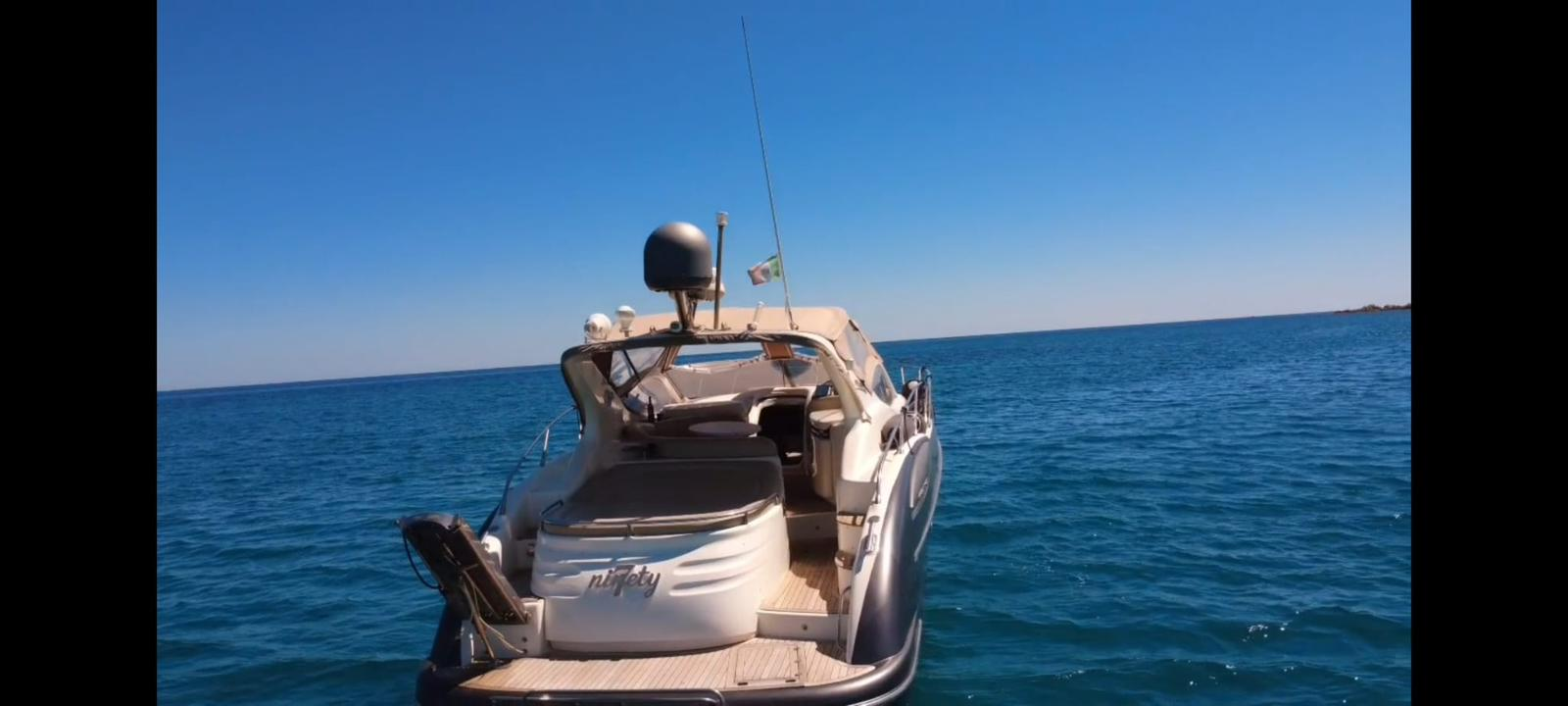Bootverhuur Azimut Atlantis 42 in Puntaldia via SamBoat