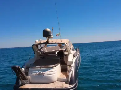 Bootverhuur Azimut Atlantis 42 in Puntaldia via SamBoat