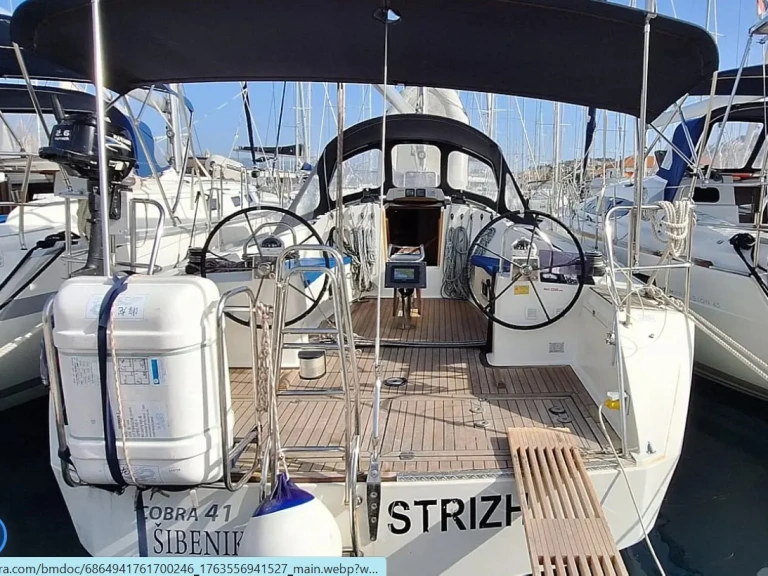 Huur een Cobra 411 in Trogir