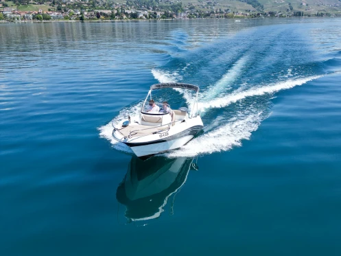 Huur een Titanium 560 Open in Pully