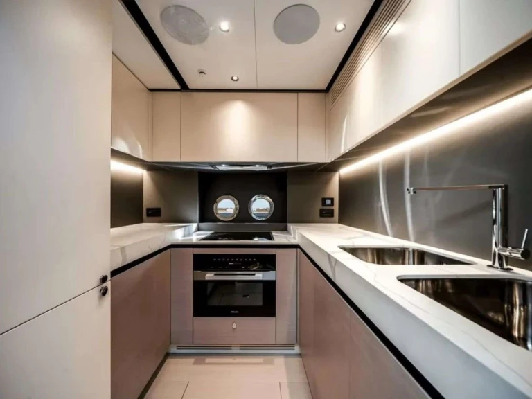 Bootverhuur Azimut Six Seven in Miami via SamBoat