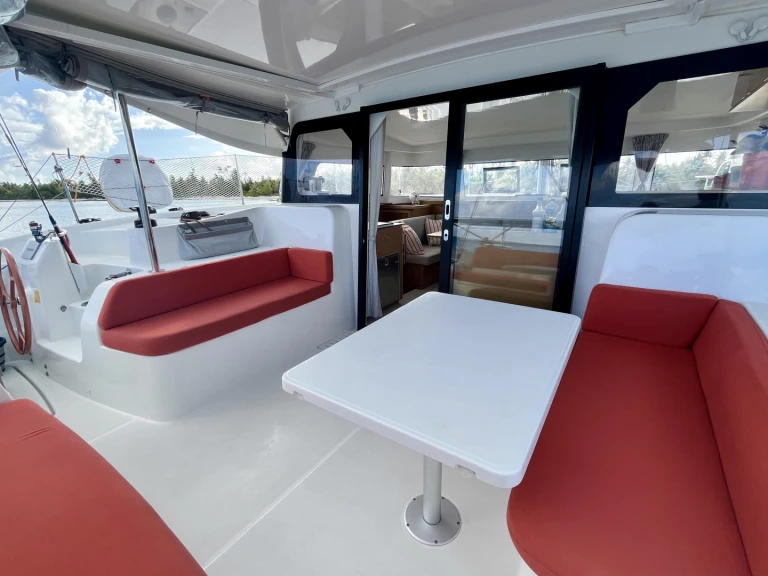 Catamaran te huur in Papeete voor de beste prijs