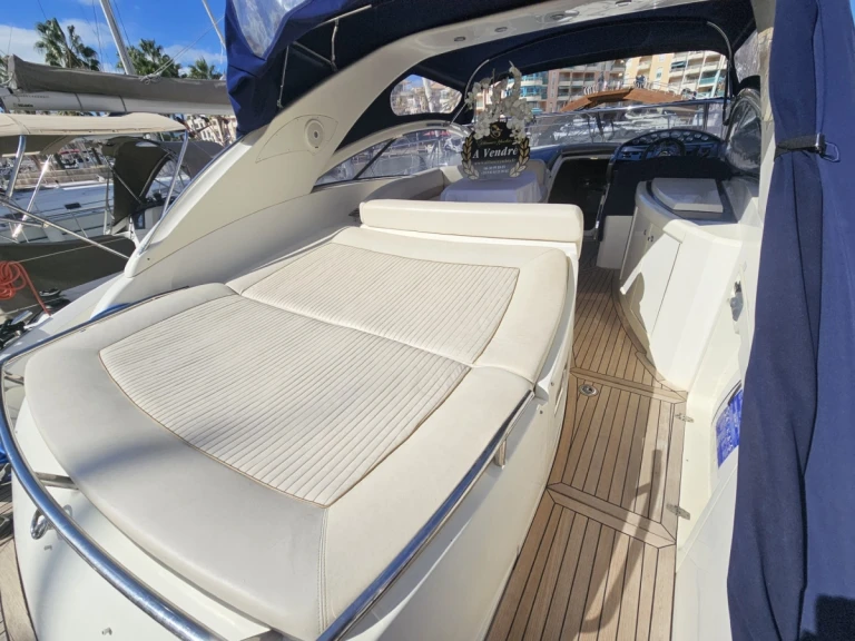 Huur Motorboot met of zonder schipper Absolute Yachts in Saint-Raphaël