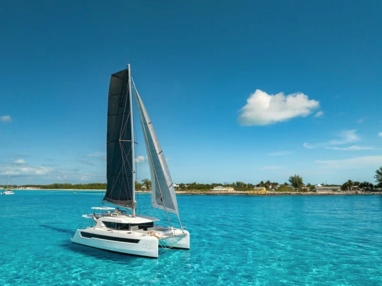 Verhuur Catamaran in Procida - Leopard Catamarans / Robertson & Caine Leopard 46 - 5 cab.